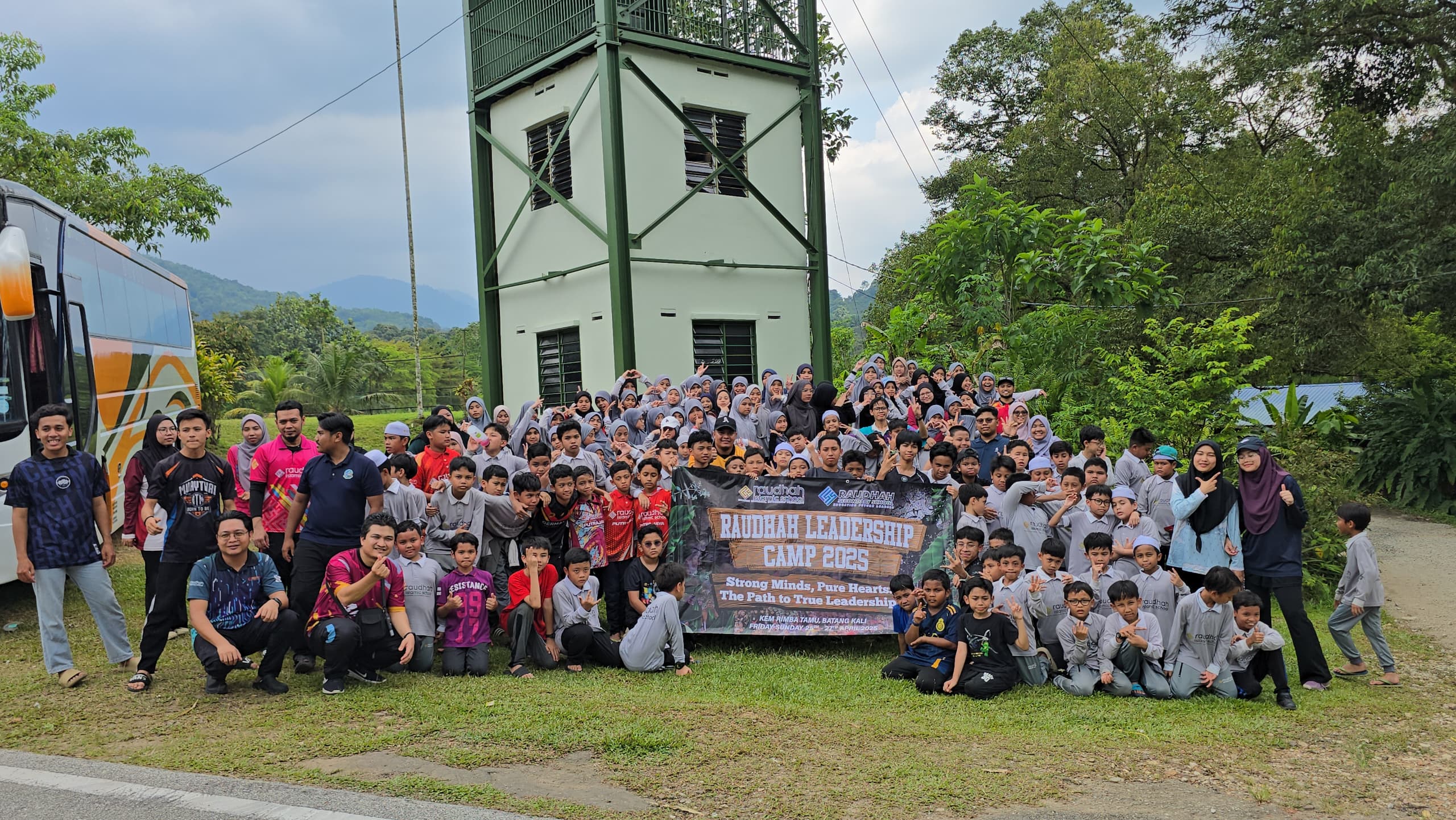 Gambar peserta yang menyertai Raudhah Leadership Camp
